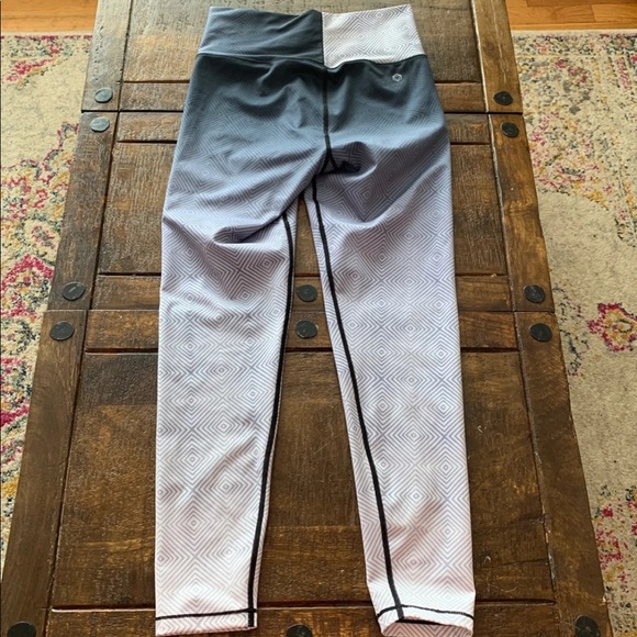 AR-33 ombré leggings sz s - Picture 4 of 4